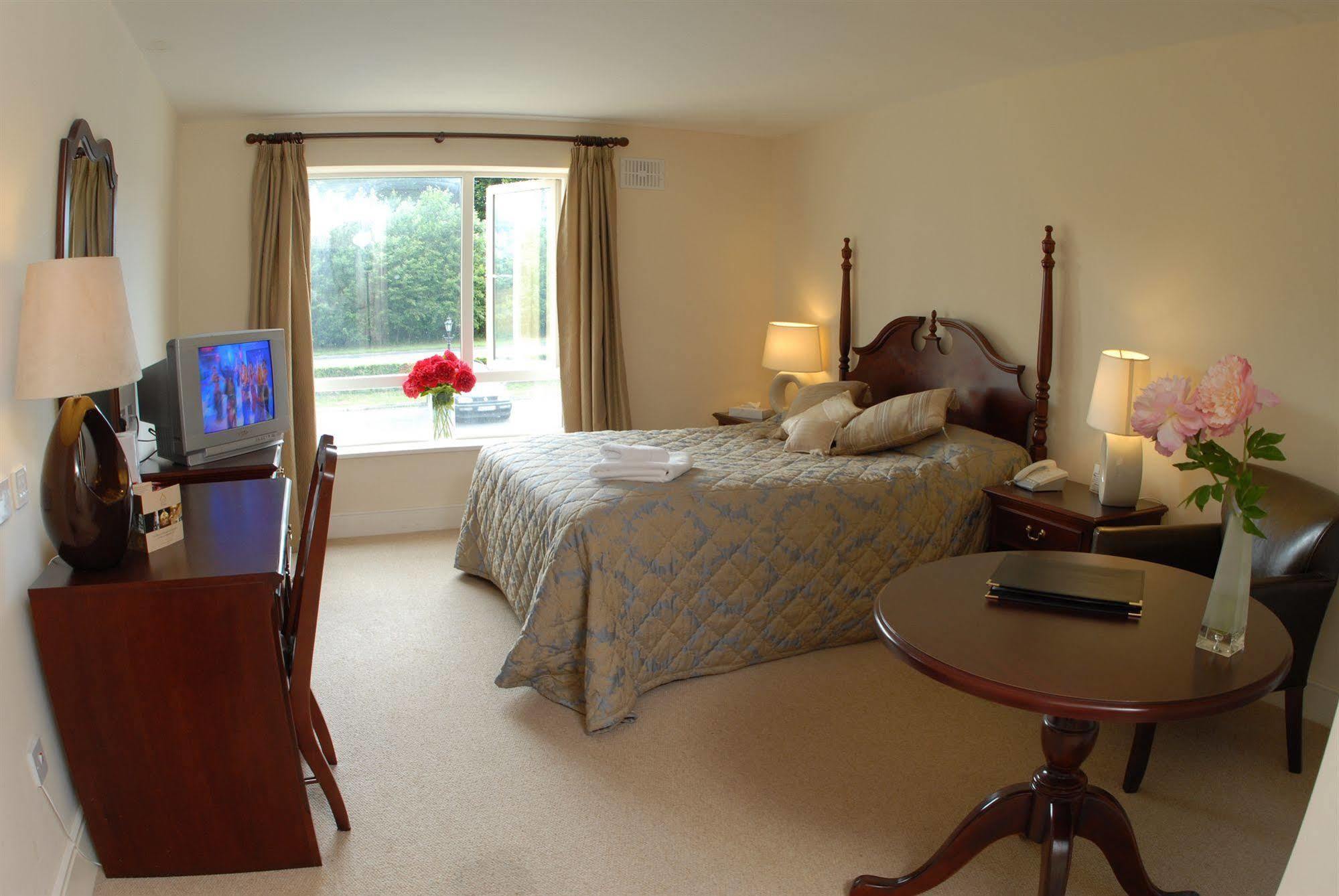 The Manor Hotel 3*